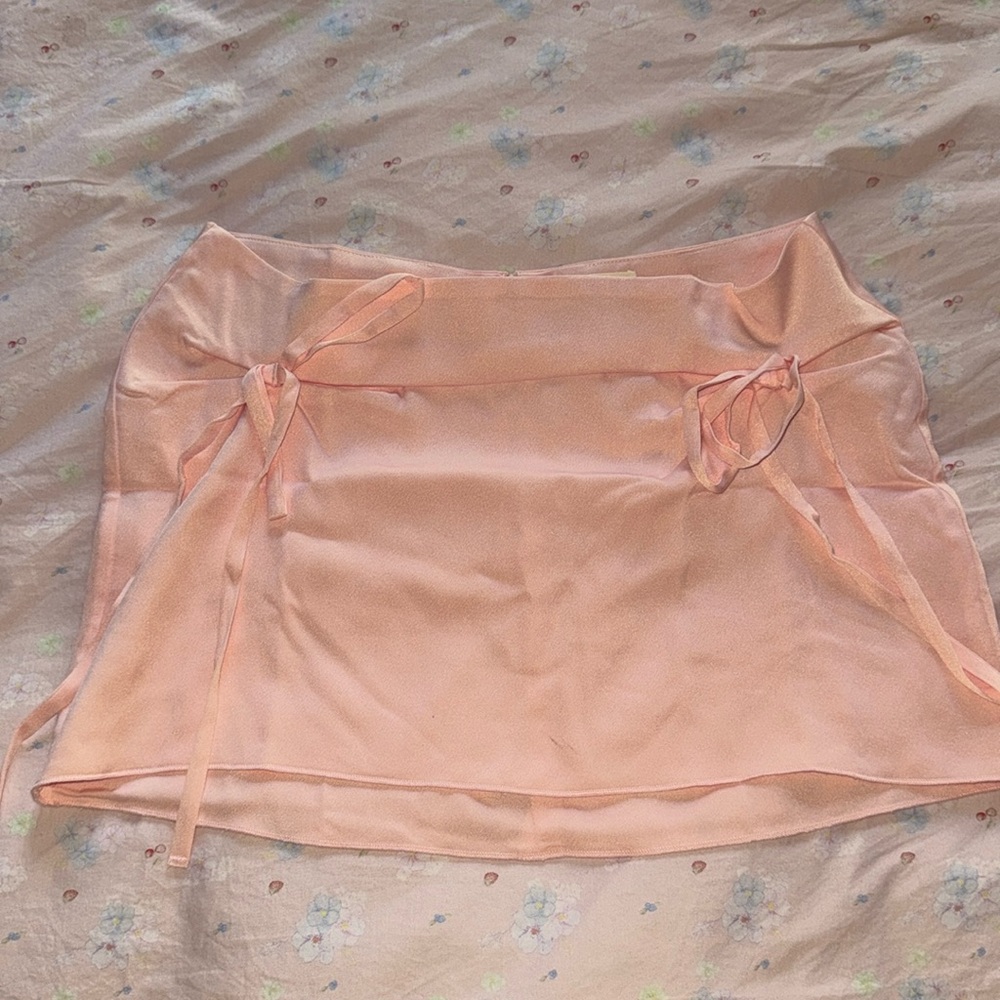 Pink skirt w bows
